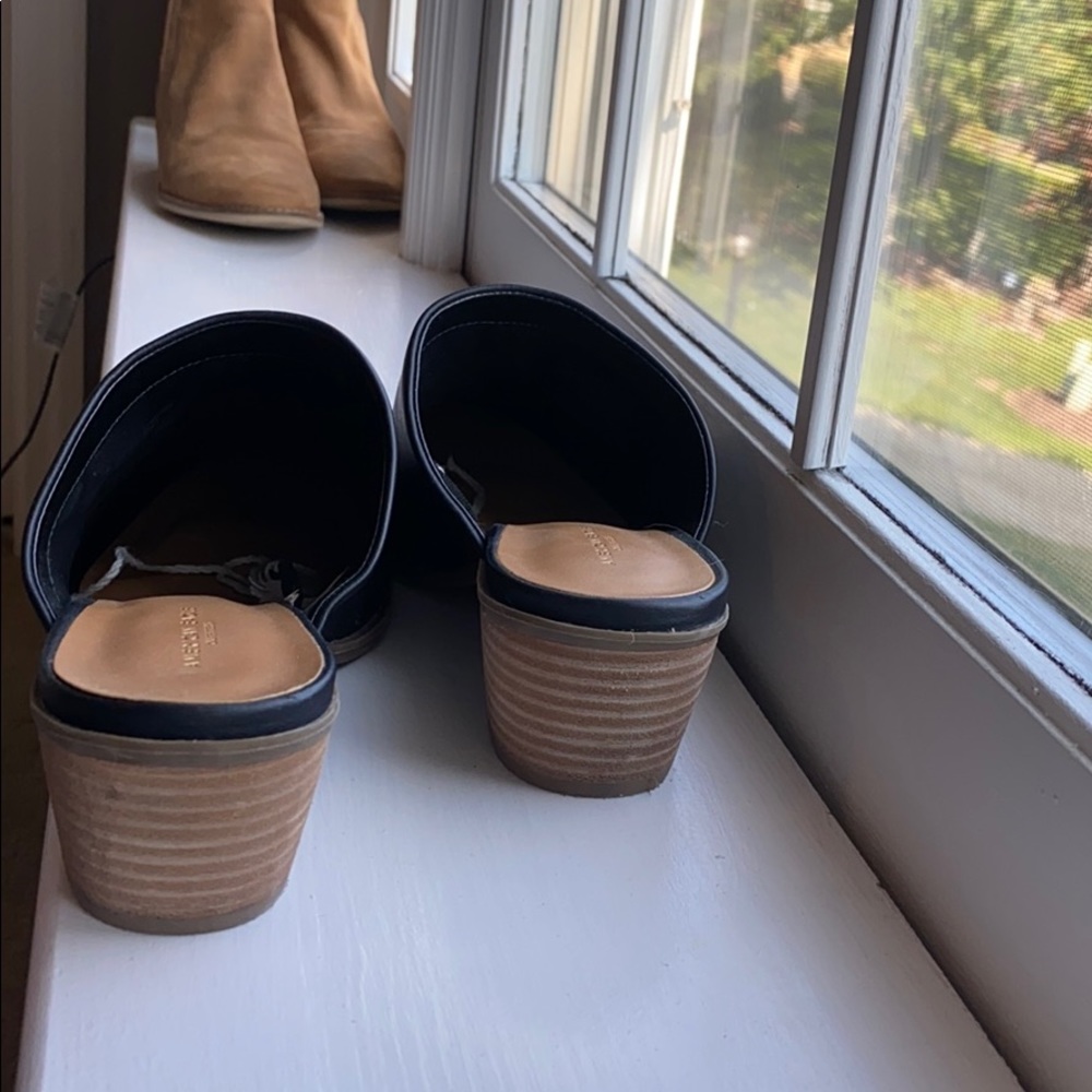 AEO Clogs - Picture 3 of 3